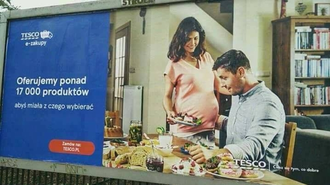 kontrowersyjna reklama kobieta w ciąży i siedzący mężczyzna